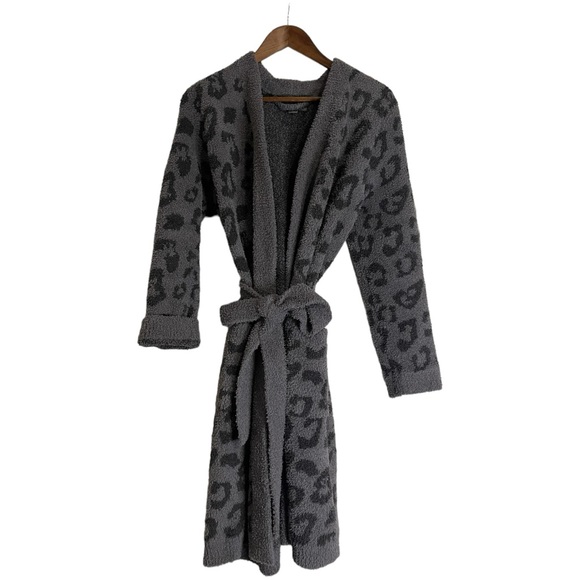 Barefoot Dreams Other - Barefoot Dreams Gray Leopard Print Fuzzy Bathroom Robe Women's Size Small